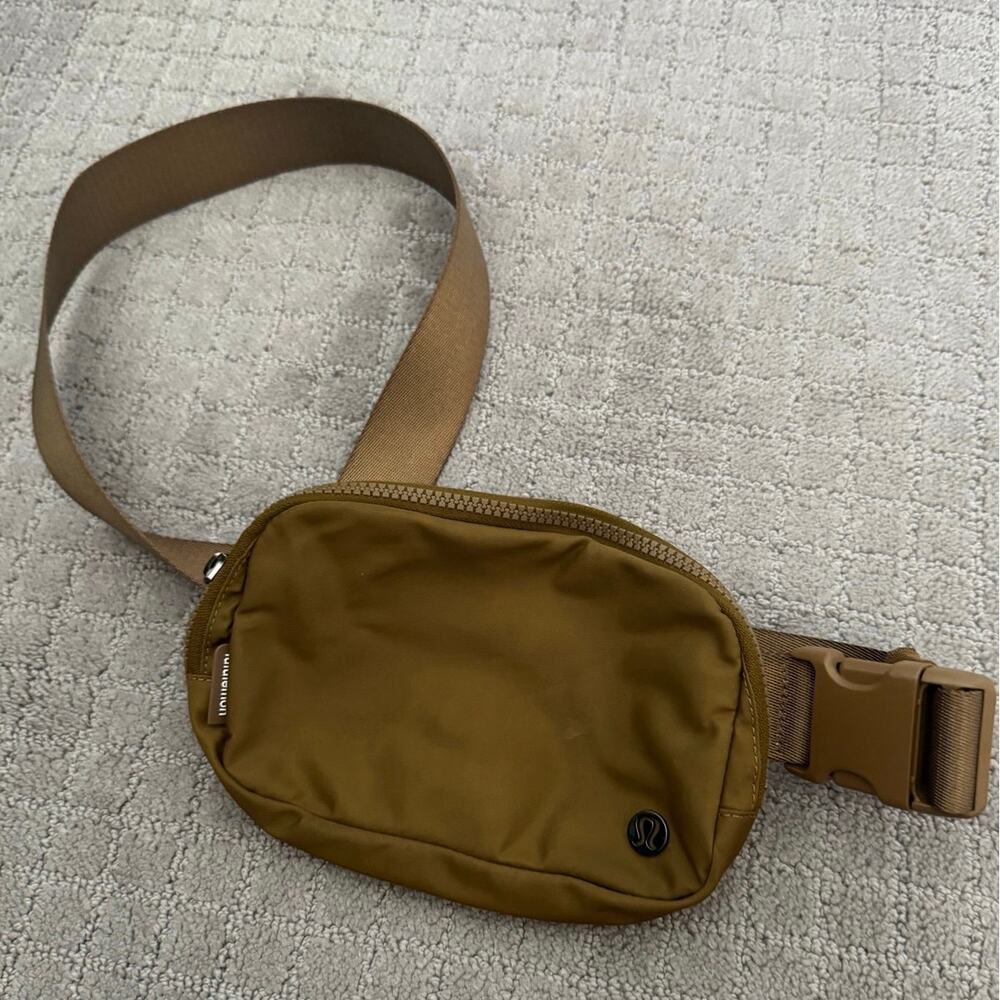 lululemon athletica Everyday Crossbody Belt Bag in Olive Brown